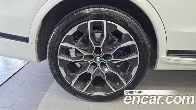 BMW X7 2025 — Photo 30/36