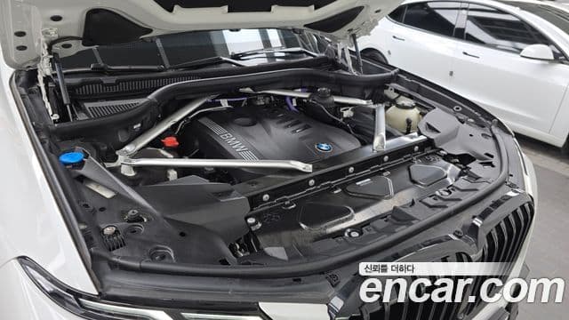 BMW X7 2025 — Photo 28/36