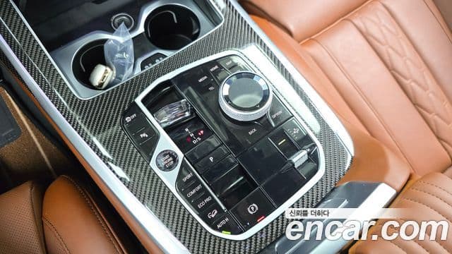 BMW X7 2025 — Photo 9/36