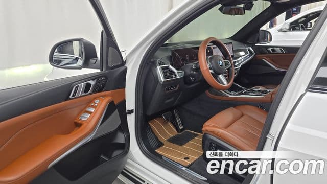 BMW X7 2025 — Photo 13/36