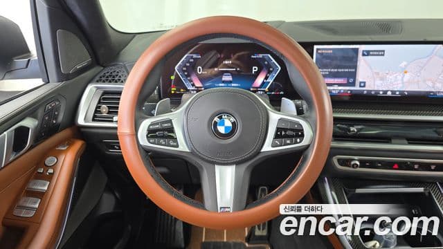 BMW X7 2025 — Photo 16/36