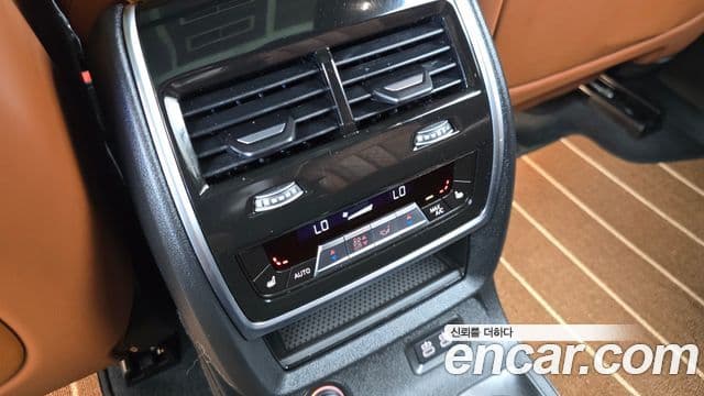BMW X7 2025 — Photo 19/36