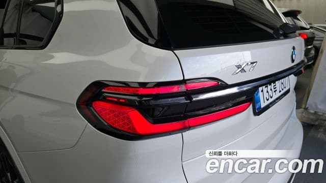 BMW X7 2025 — Photo 35/36