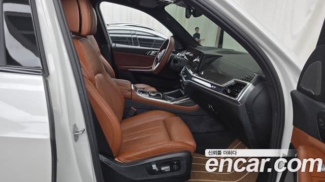 BMW X7 2025 — Photo 32/36