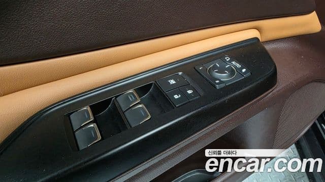 Lexus ES300h 2021 — Şəkil 38/41