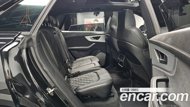 Audi Q8 2025 — ფოტო 20/38