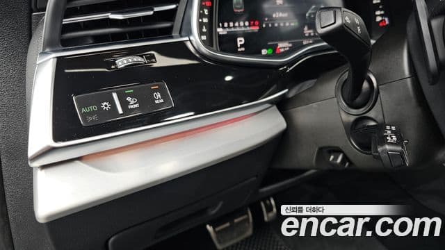 Audi Q8 2025 — ფოტო 12/38