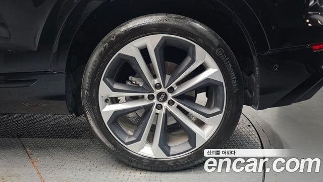 Audi Q8 2025 — ფოტო 24/38