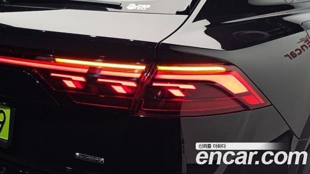 Audi Q8 2025 — ფოტო 18/38