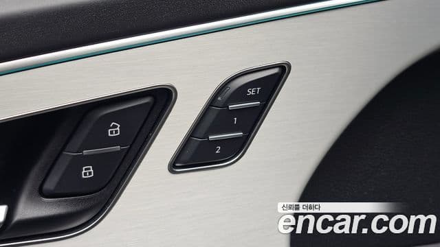 Audi Q8 2025 — ფოტო 32/38