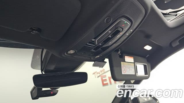 Audi Q8 2025 — ფოტო 35/38