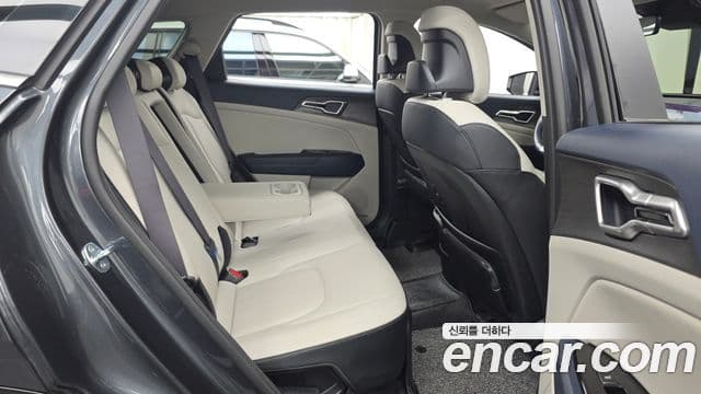 Kia Sportage 2023 — Фото 12/20