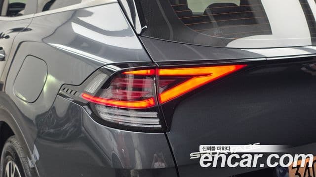 Kia Sportage 2023 — Photo 12/33