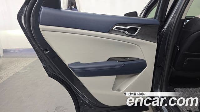 Kia Sportage 2023 — Photo 4/33