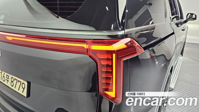 Kia Carnival 2024 — ფოტო 19/33