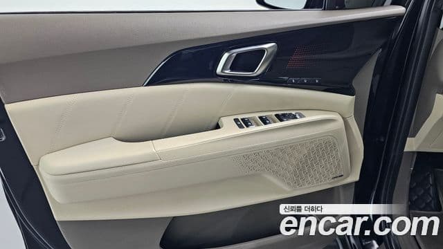 Kia Carnival 2024 — ფოტო 25/33