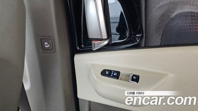 Kia Carnival 2024 — ფოტო 31/33