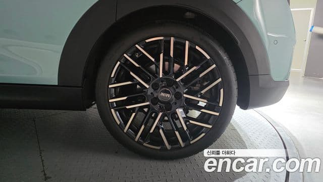 Mini Cooper S 2025 — ფოტო 11/31