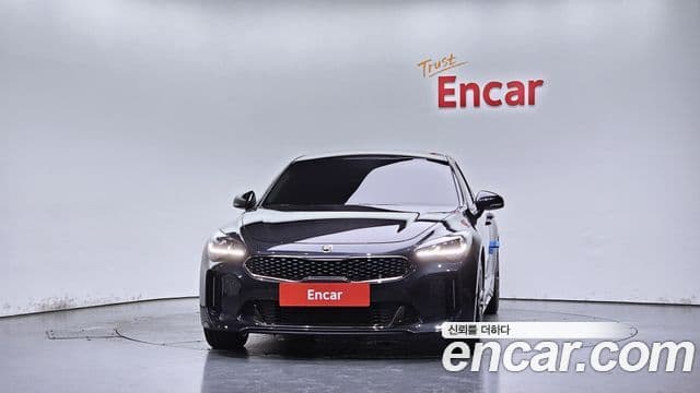 Kia Stinger 2018 — Фото 3/20