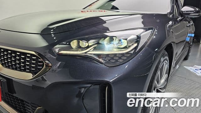 Kia Stinger 2018 — Photo 6/30