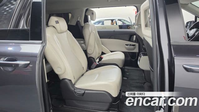 Kia Carnival 2023 — Фото 11/20