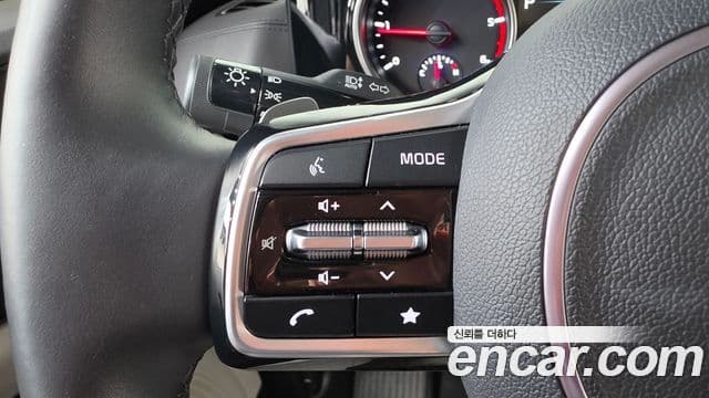 Kia Carnival 2023 — Фото 16/20
