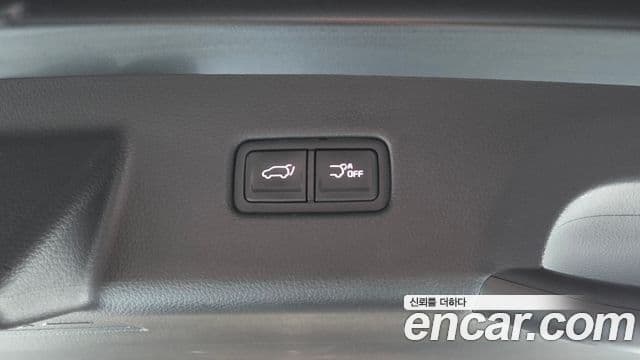 Kia Carnival 2023 — Фото 18/20