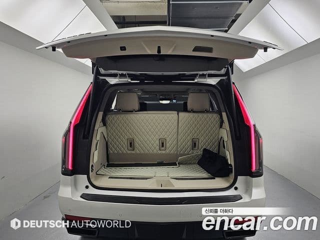 Cadillac Escalade 2024 — Photo 17/20