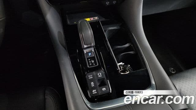 Toyota Alphard 2024 — Фото 9/20