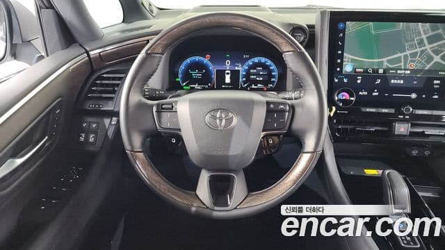 Toyota Alphard 2024 — Фото 13/20