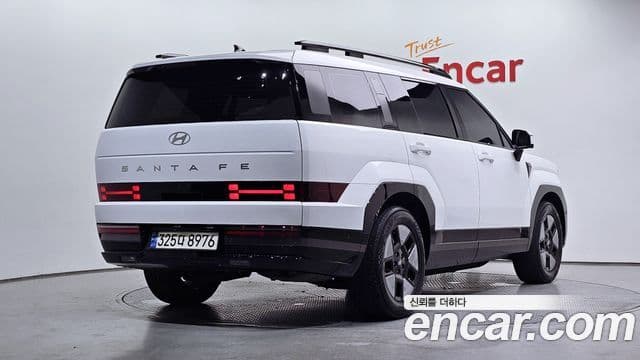 Hyundai Santa Fe 2023 — Photo 15/33