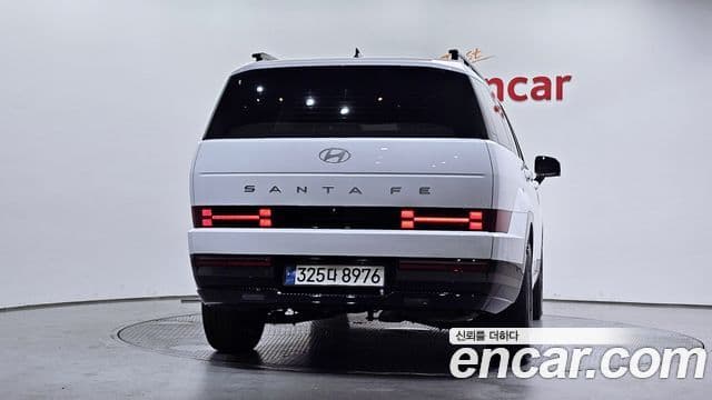 Hyundai Santa Fe 2023 — Photo 7/33