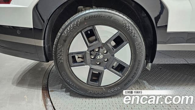Hyundai Santa Fe 2023 — Photo 16/33