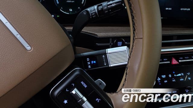 Hyundai Santa Fe 2023 — Photo 12/33