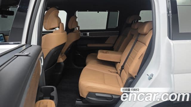 Hyundai Santa Fe 2023 — Photo 4/33