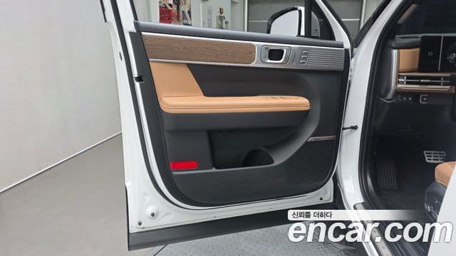 Hyundai Santa Fe 2023 — Photo 29/33
