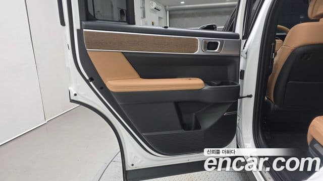 Hyundai Santa Fe 2023 — Photo 13/33