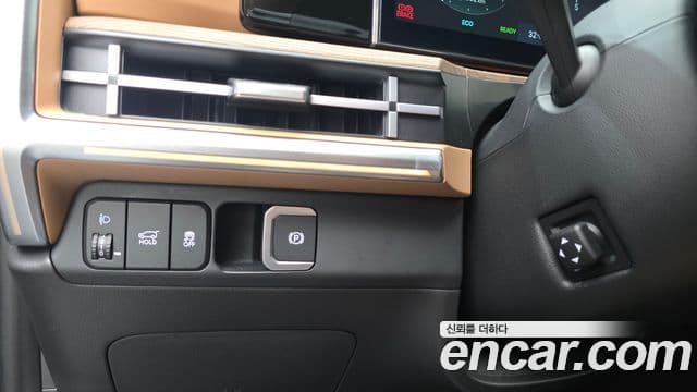 Hyundai Santa Fe 2023 — Photo 28/33