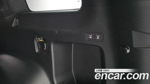Hyundai Santa Fe 2023 — Photo 31/33