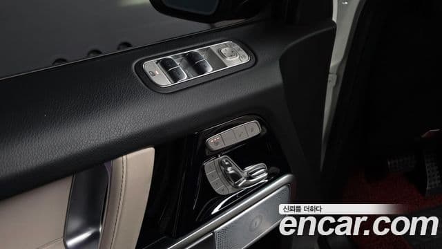 Mercedes-Benz G-Class 2021 — Photo 10/36