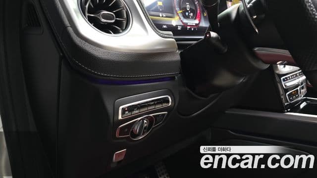 Mercedes-Benz G-Class 2021 — Photo 18/36