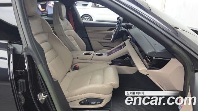 Porsche Taycan 2023 — Photo 15/20
