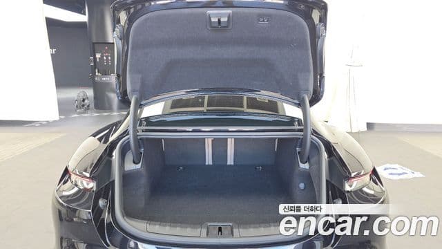 Porsche Taycan 2023 — Photo 19/20
