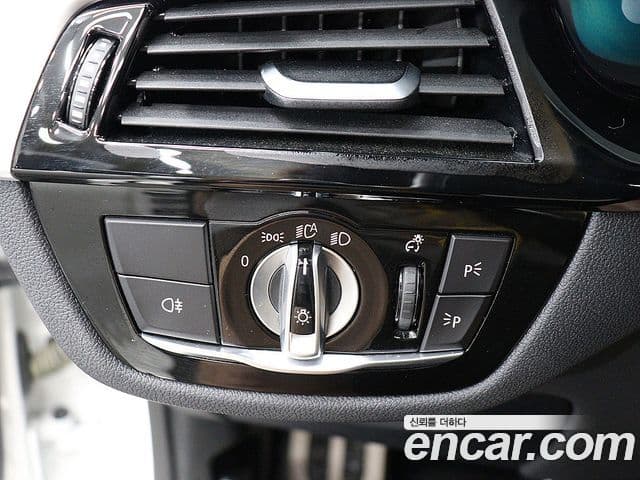 BMW 5 Series 2023 — Photo 6/20