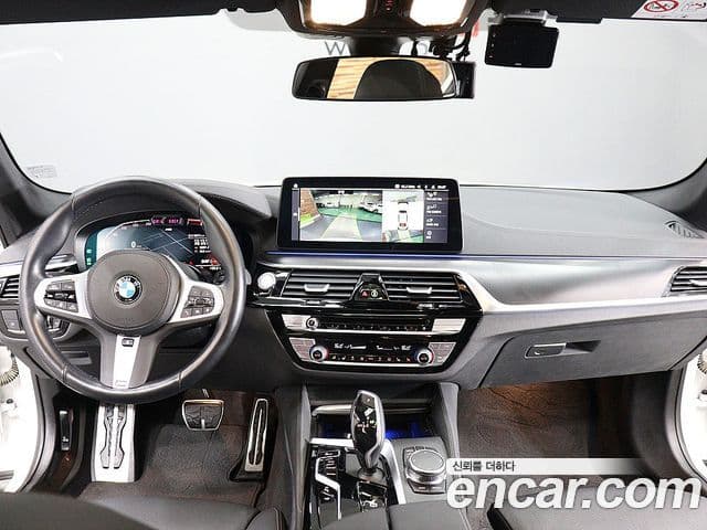 BMW 5 Series 2023 — Photo 7/20