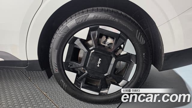 Kia Carnival 2024 — Photo 17/35