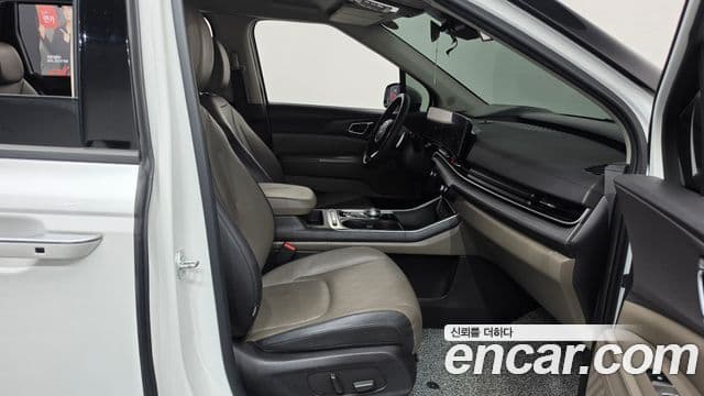 Kia Carnival 2024 — Photo 6/35