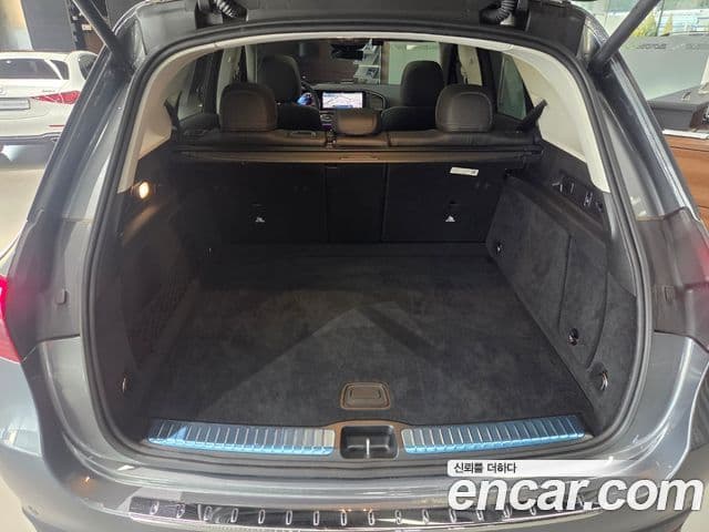 Mercedes-Benz GLE-Class 2025 — Photo 10/19