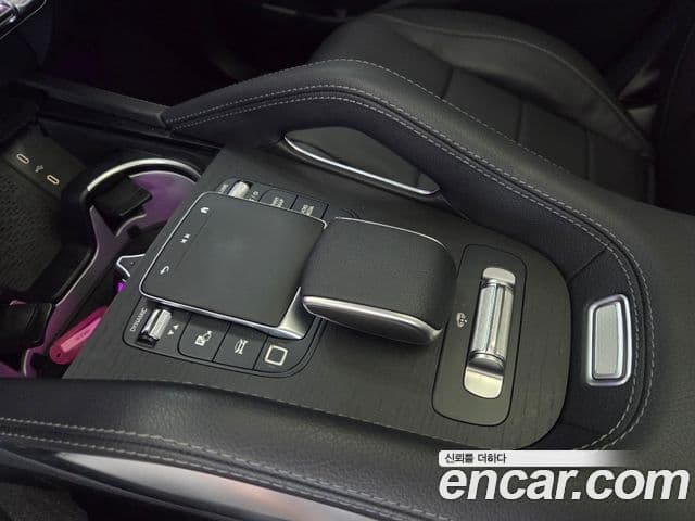 Mercedes-Benz GLE-Class 2025 — Photo 9/19