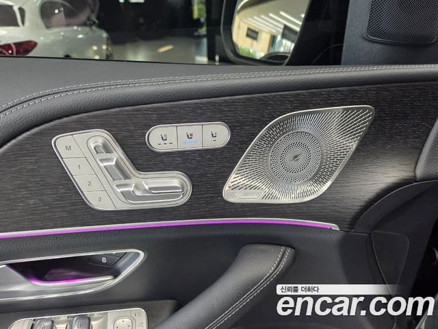 Mercedes-Benz GLE-Class 2025 — Photo 11/19